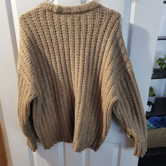 American Eagle Knit - Picture 7 of 7